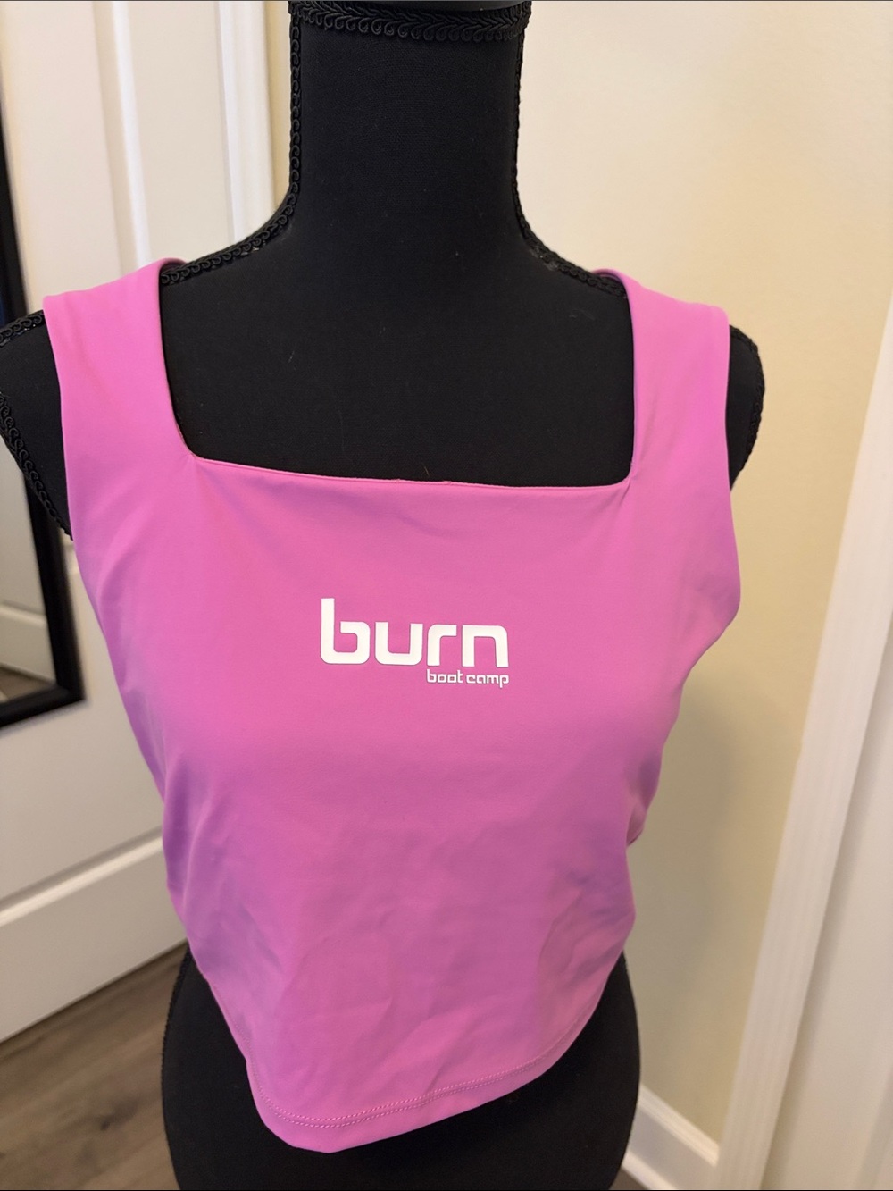 Burn Boot Camp Women's Pink Square-Neck Tank - XL EUC
